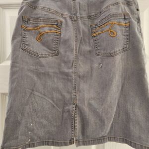 Sz 6p Jones NY light blue denim skirt